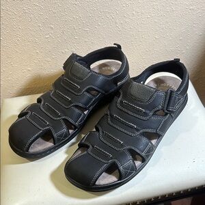 Dockers sandals size 11